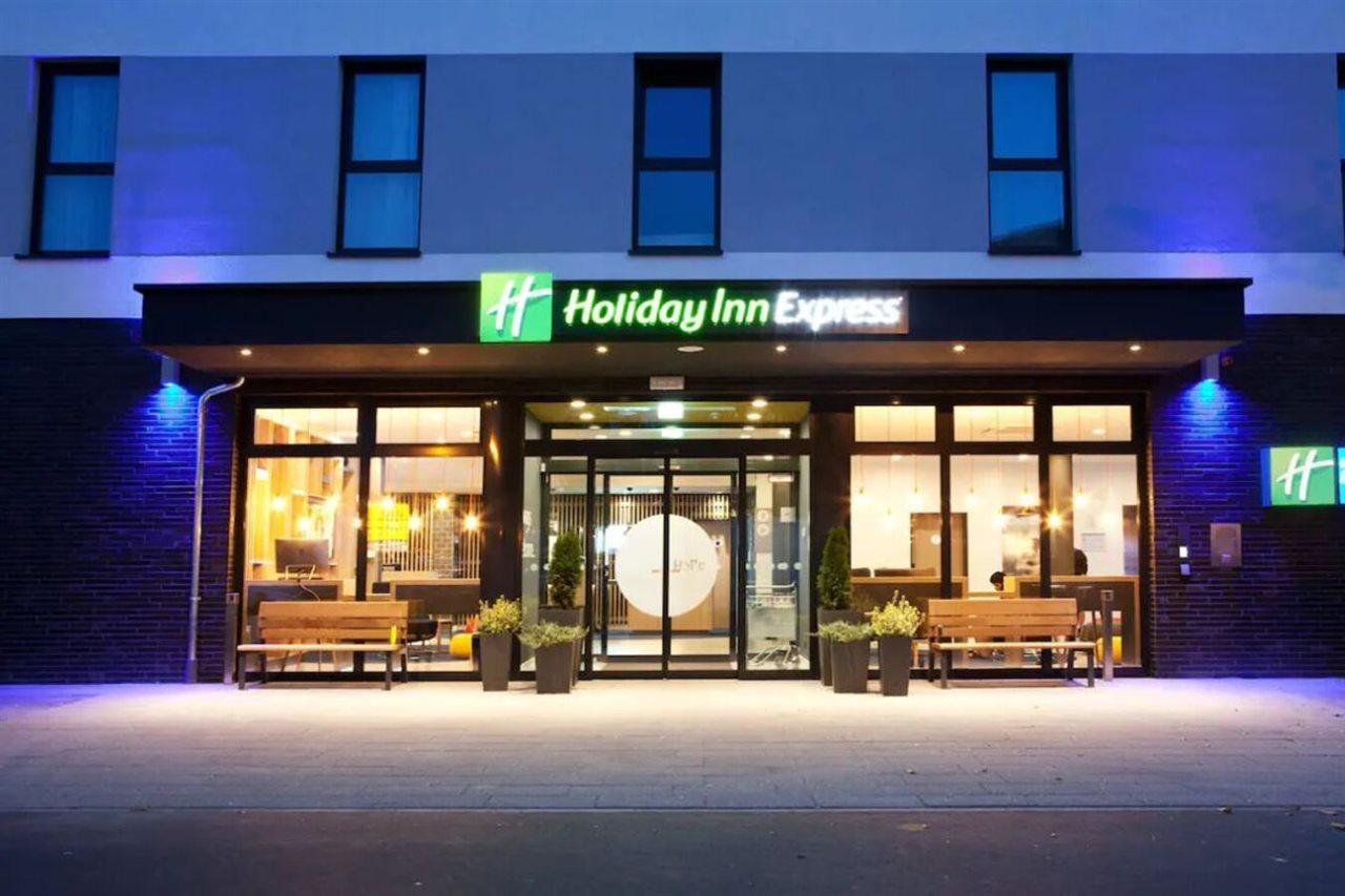 Holiday Inn Express Frankfurt Airport - Raunheim, An Ihg Hotel Exterior foto